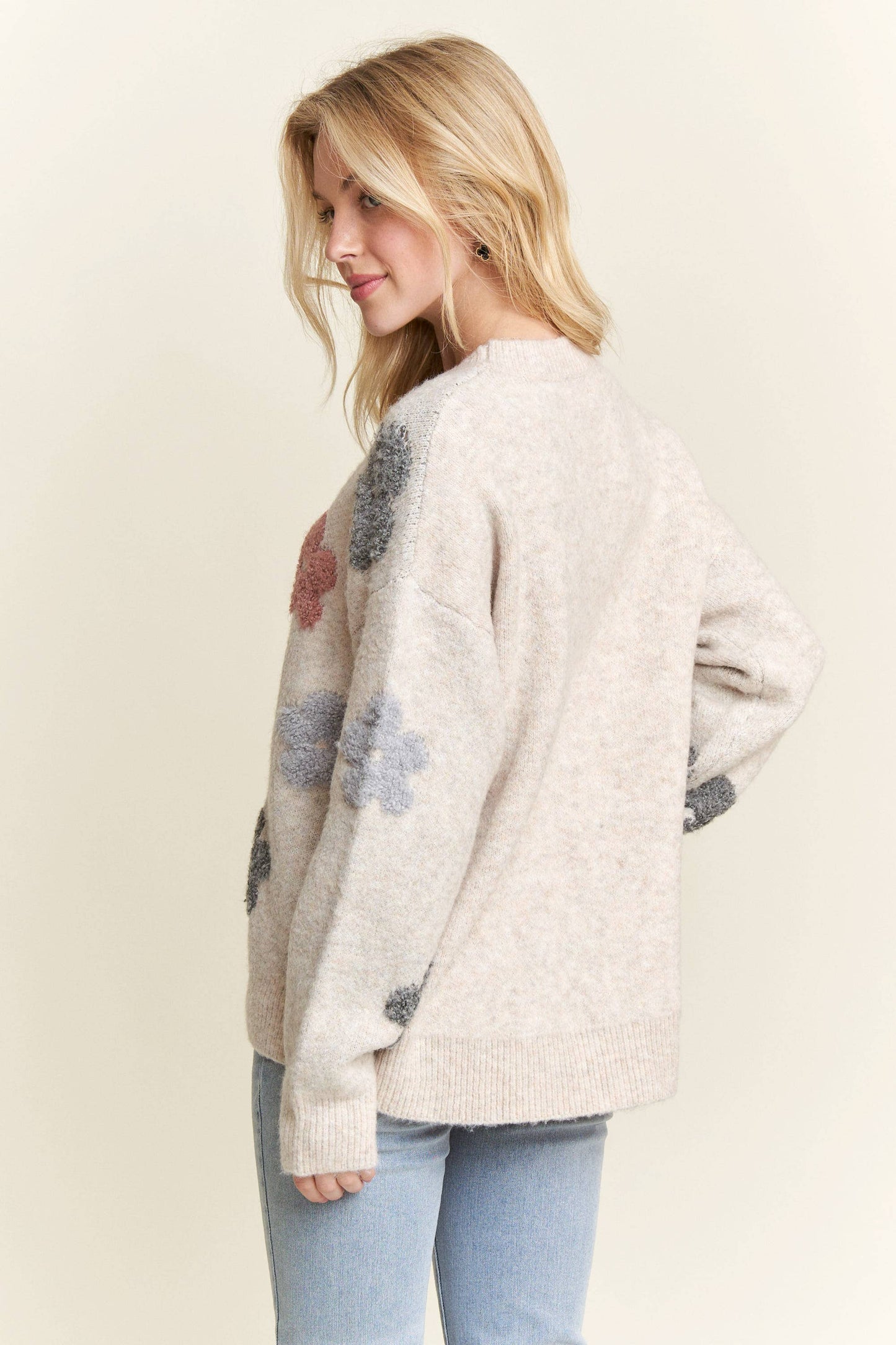 ADORA LA - CESW3591X - PLUS SIZE PUFF FLOWER COMFY SWEATER