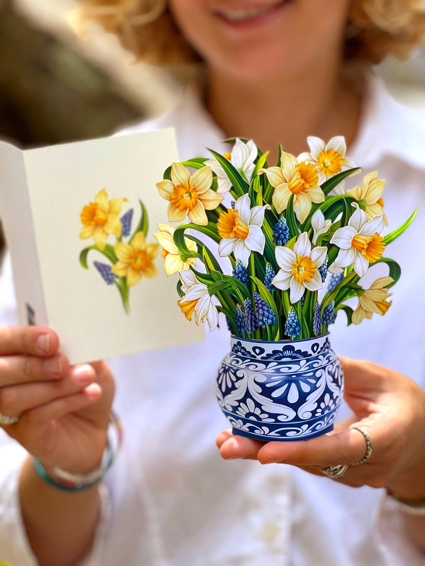 FreshCut Paper LLC - Mini English Daffodils (10 Pop-up Greeting Cards)