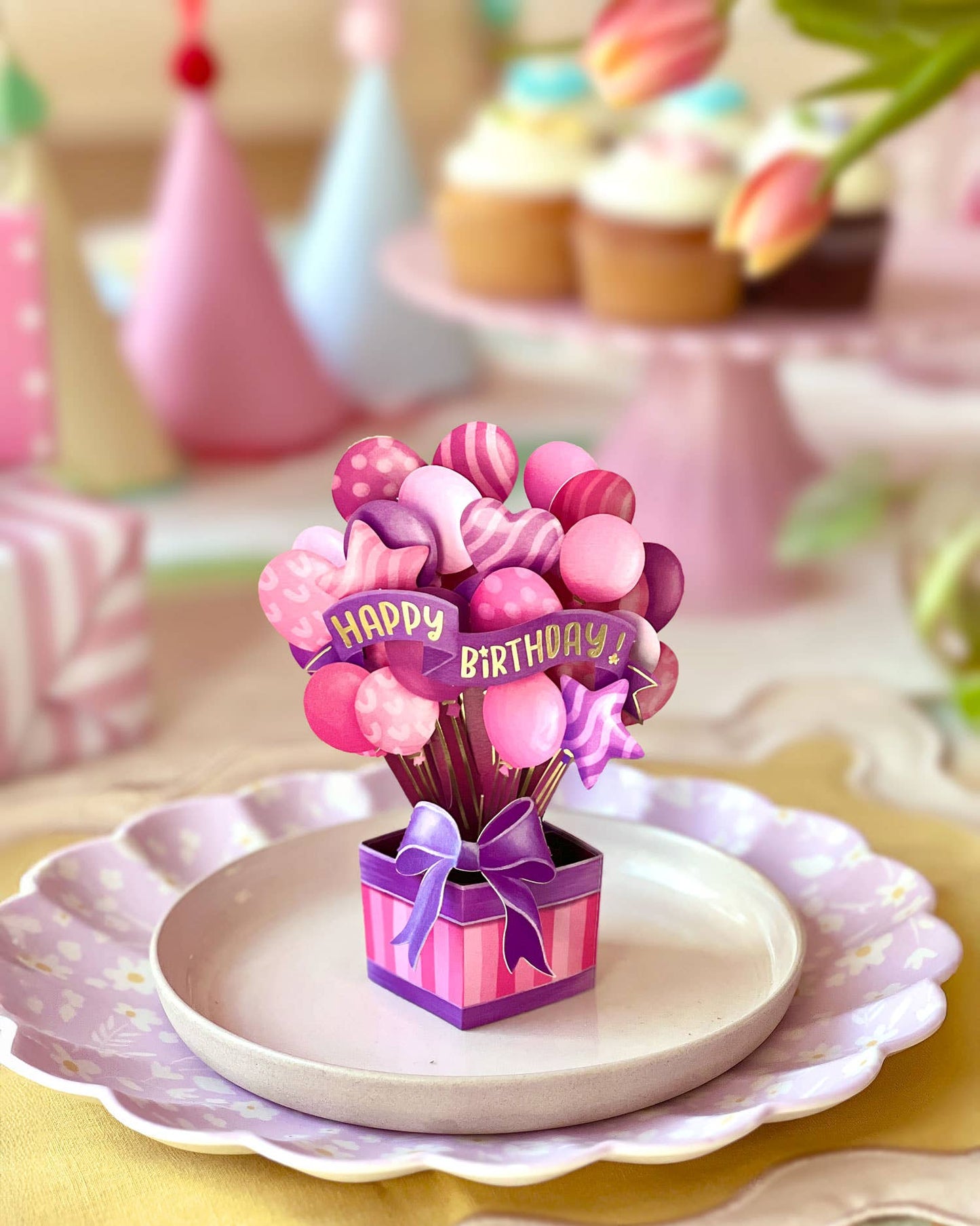 FreshCut Paper LLC - Mini Pink Birthday Balloons (Mini Pop-up Greeting Cards)