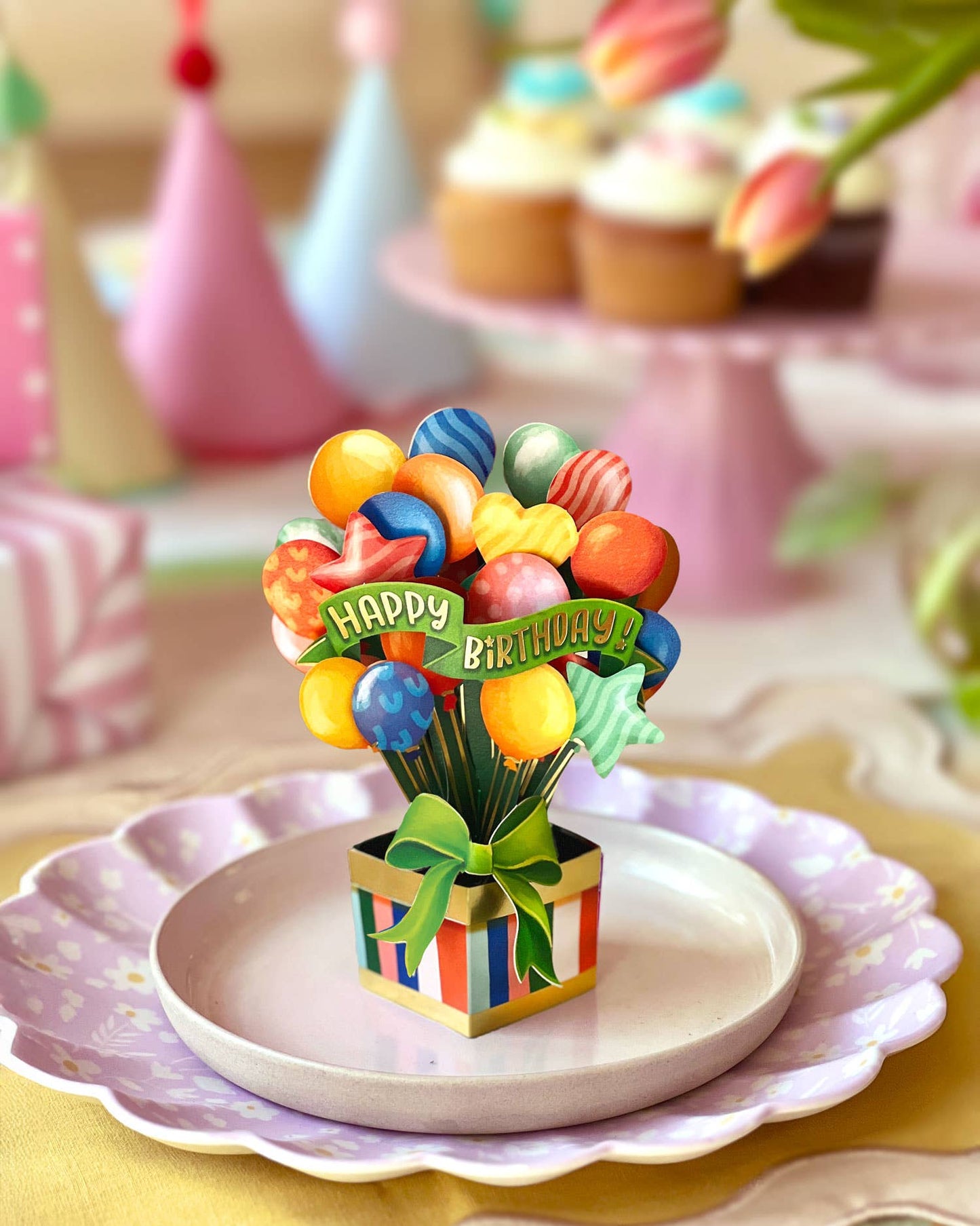 FreshCut Paper LLC - Mini Birthday Balloons (Mini Pop-up Greeting Cards)
